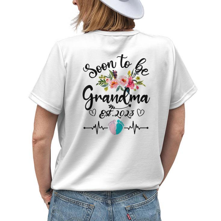 Soon To Be Grandma Est 2023 Pregnancy Announcement Floral Women's T-shirt Back Print