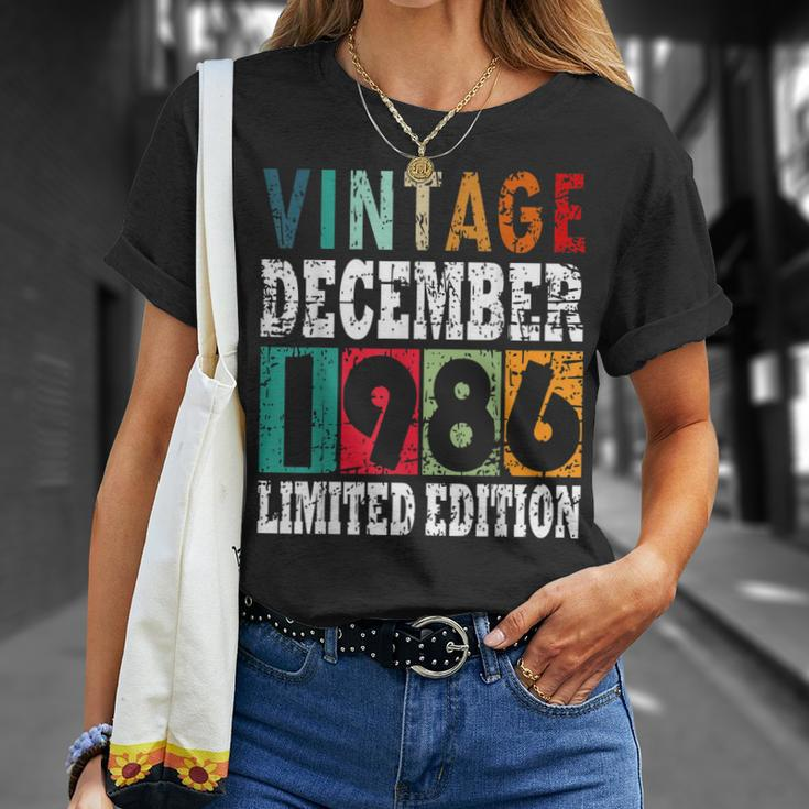 1986 Born In December Retro-Geschenkidee T-Shirt Geschenke für Sie