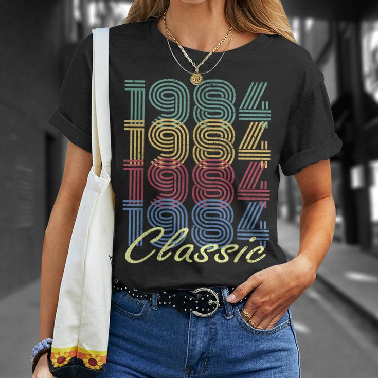 35Th Birthday Gift Vintage 1984 Born In 1984 Classic Unisex T-Shirt Gifts for Her