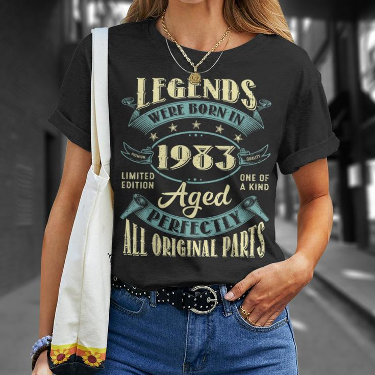 40Th Birthday Gifts Vintage Legends Born In 1983 40 Year Old Unisex T-Shirt Gifts for Her