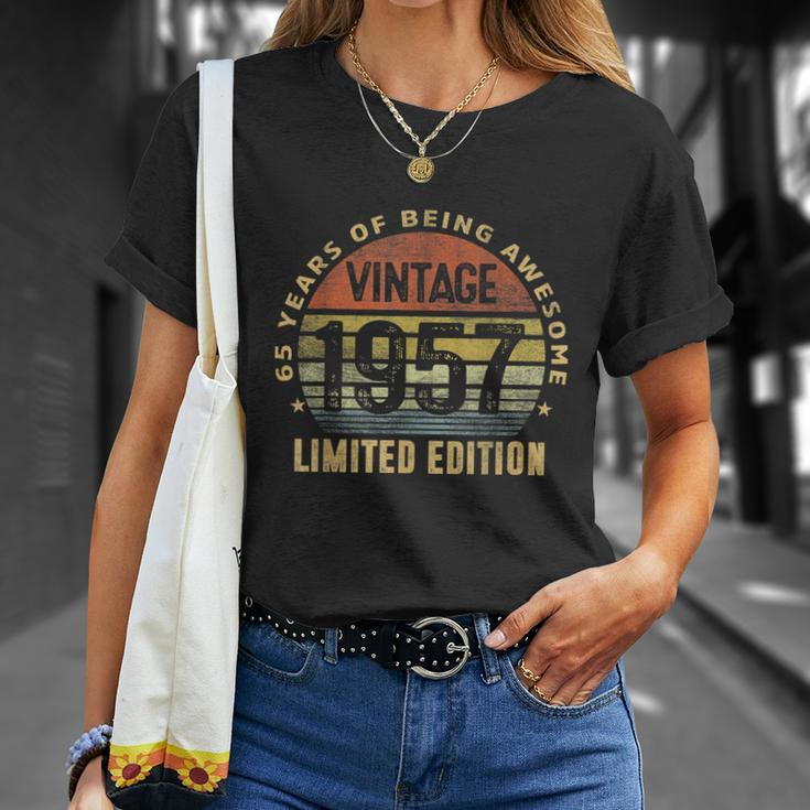 65 Year Old Awesome Gifts Vintage 1957 Retro 65Th Birthday Unisex T-Shirt Gifts for Her