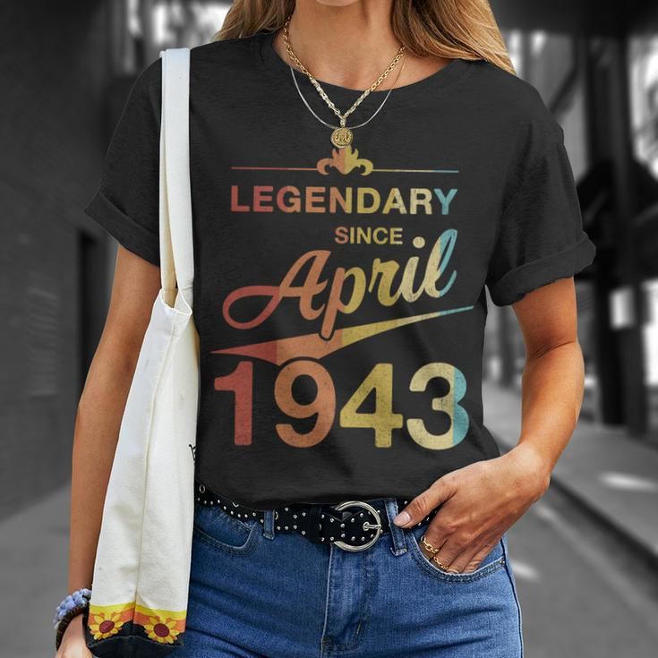 80 Geburtstag 80 Jahre Alt Legendär Seit April 1943 V4 T-Shirt Geschenke für Sie