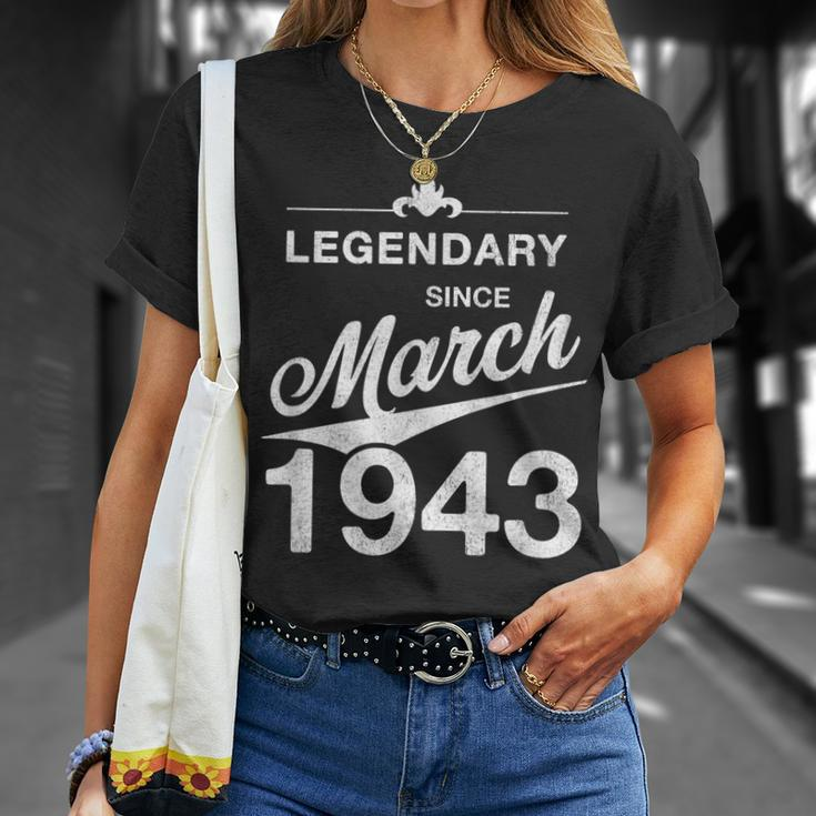 80 Geburtstag 80 Jahre Alt Legendär Seit März 1943 V4 T-Shirt Geschenke für Sie