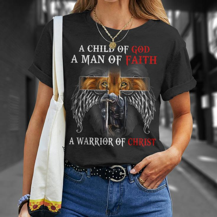 A Child Of God A Man Of Faith A Warrior Of Christ Lion T-Shirt Gifts for Her