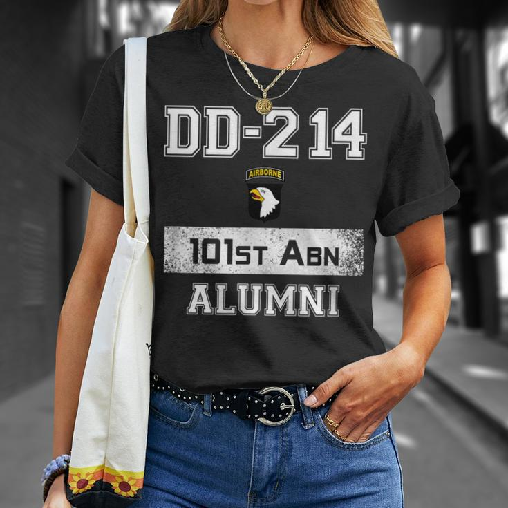 Dd214 Army 101St Airborne Alumni Veteran Father Day Gift Unisex T-Shirt Gifts for Her