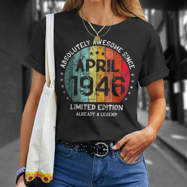 Fantastisch Seit April 1946 Männer Frauen Geburtstag T-Shirt Geschenke für Sie