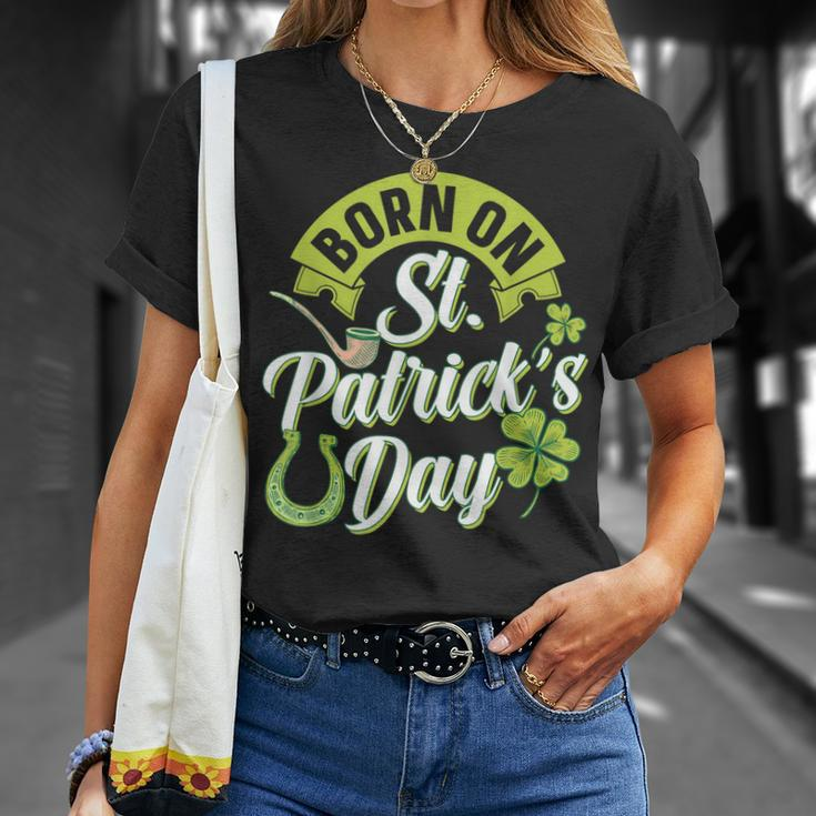 Geboren Am St Patricks Day St Patricks Day Geburtstag Ire T-Shirt Geschenke für Sie
