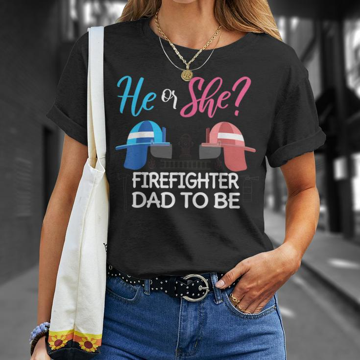 Mens Gender Reveal He Or She Dad To Be Firefighter Future Father T-Shirt Gifts for Her
