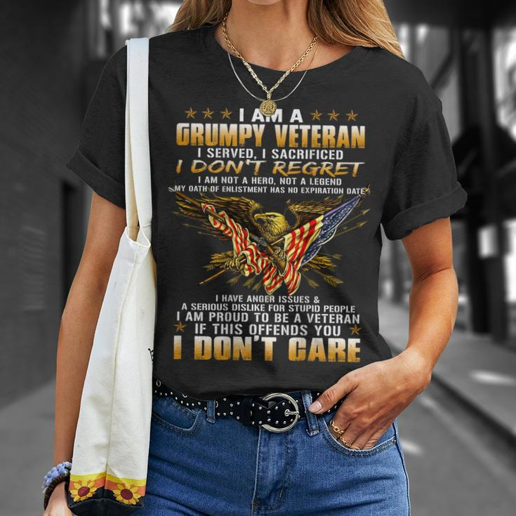 Mens I Am A Grumpy Old Veteran I Served I Sacrificed T-Shirt Gifts for Her