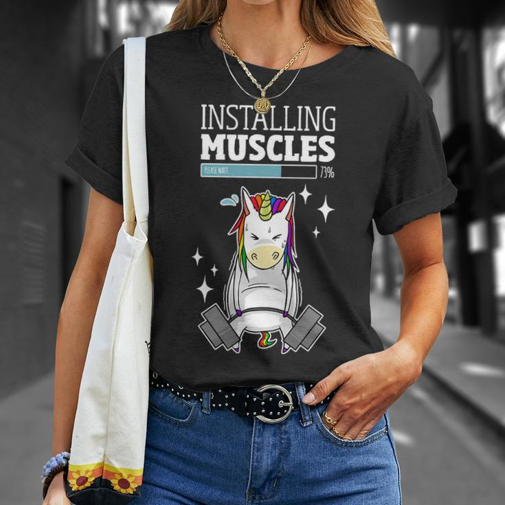 Installing Muscles Unicorn Gym Shirt T-Shirt Geschenke für Sie