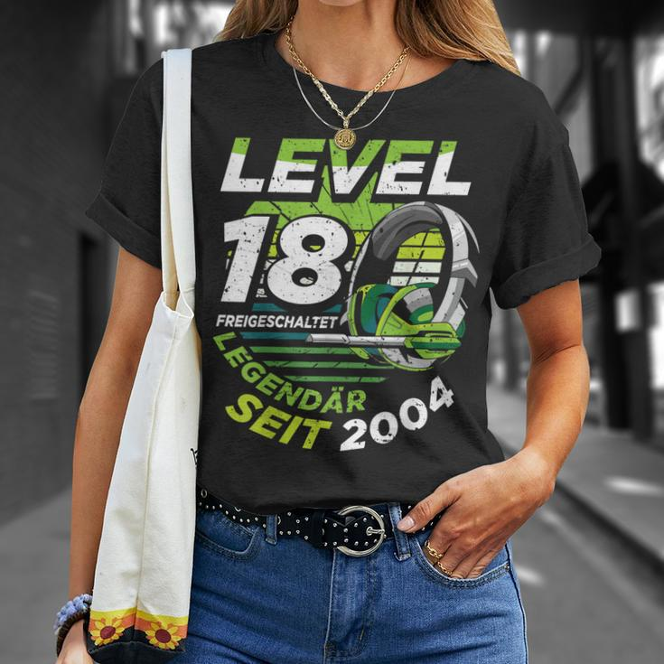 Level 18 Jahre Geburtstags Junge Gamer 2004 Geburtstag V2 T-Shirt Geschenke für Sie