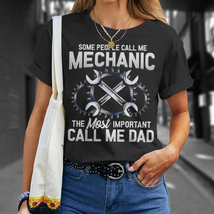 Mechanic Dad Mechanics Fathers Day Dads Birthday Gift V2 Unisex T-Shirt Gifts for Her