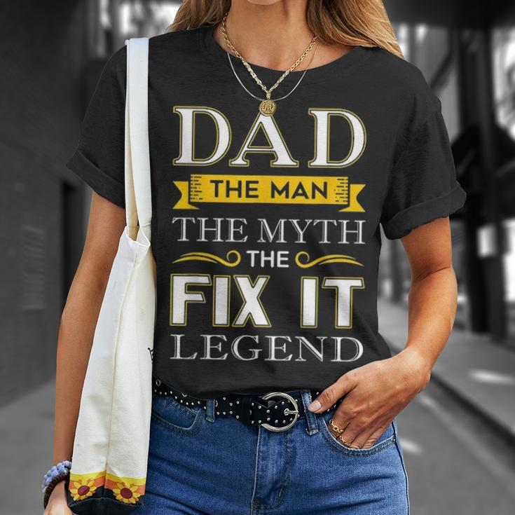 Mens Mr Fix It Dad Gifts Handy Man Dad Fathers Day Gift Unisex T-Shirt Gifts for Her