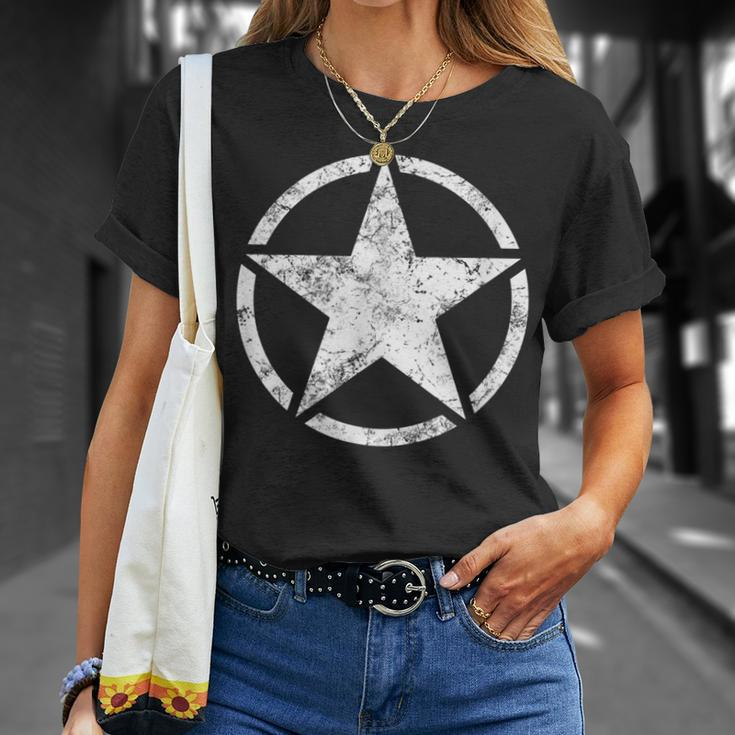 Military Hero Star In Circle White Distressed Veteran T-shirt Gifts for Her