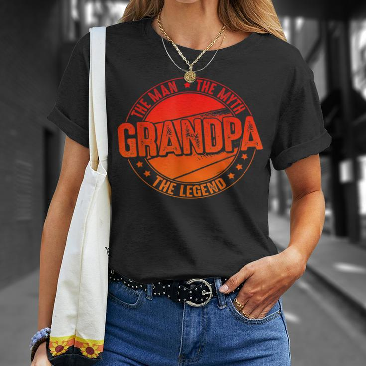 Opa Man Myth Legend Lustiger Vatertag Opa V2 T-Shirt Geschenke für Sie