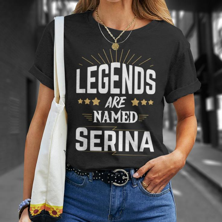 Personalisiertes Legends Are Named T-Shirt – Namensshirt Serina Geschenke für Sie