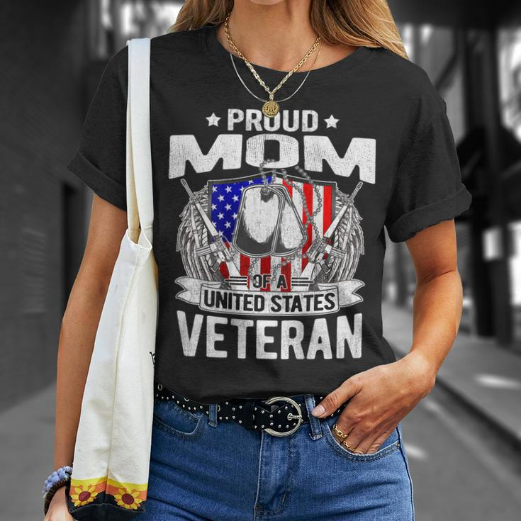 Proud Mom Of A Us Veteran - Dog Tags Military Mother T-shirt Gifts for Her