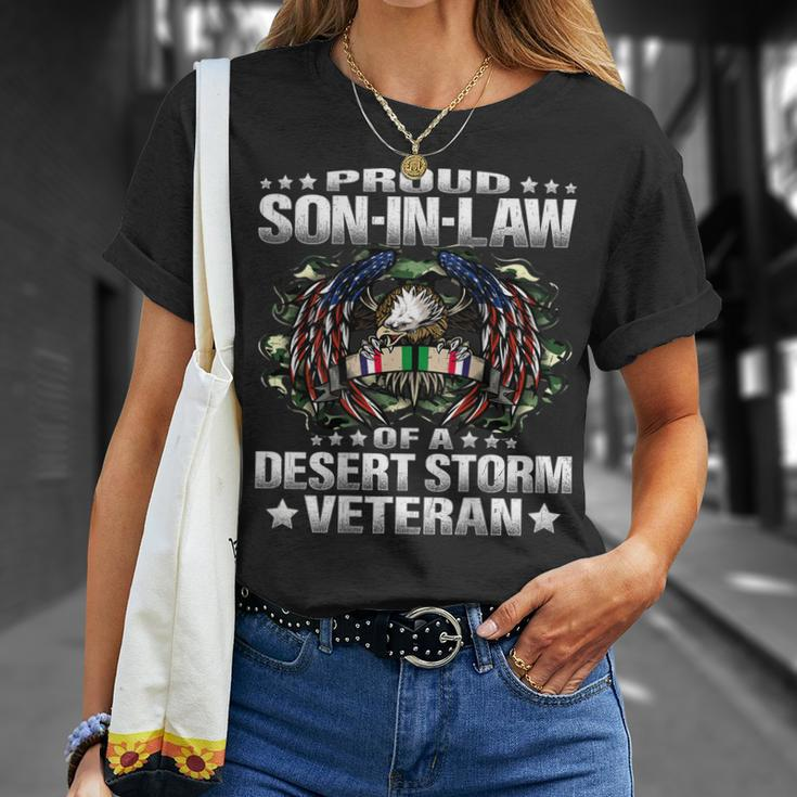 Mens Proud Son-In-Law Of A Desert Storm Veteran Vets Family T-shirt Gifts for Her