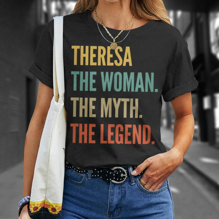 Theresa Die Frau Der Mythos Die Legende T-Shirt Geschenke für Sie