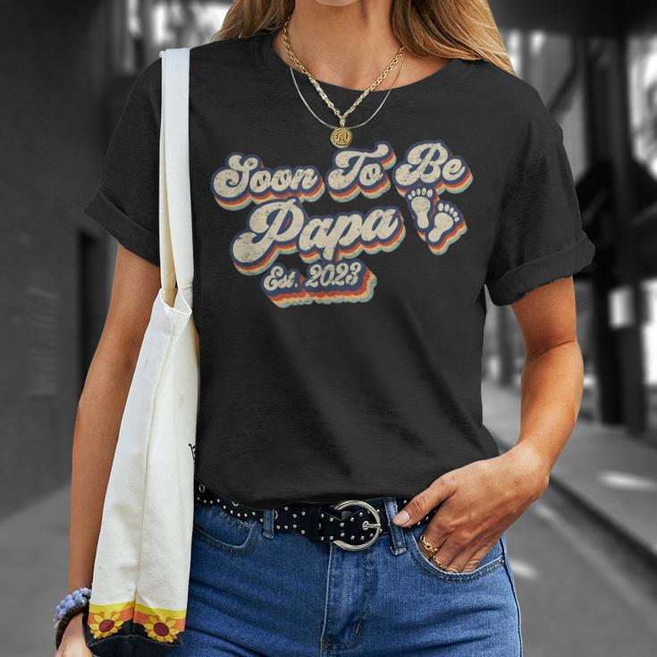 Retro Vintage Soon To Be Papa 2023 New Dad First Time Dad T-Shirt Gifts for Her
