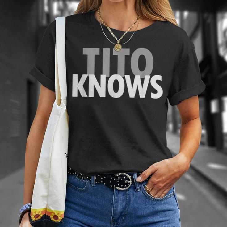 Tito Knows Best Uncle Ever Kuya Pinoy Adobo Filipino Unisex T-Shirt Gifts for Her