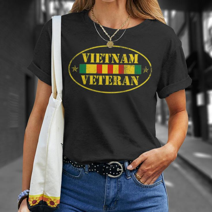 US Army Vietnam Veteran American Flag Soldier Vietnam War T-Shirt Gifts for Her