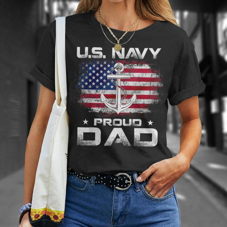 US Navy Proud Dad With American Flag Veteran Day T-Shirt Gifts for Her