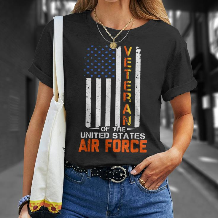 Veteran Of The United States Air Force Usaf Retro Us Flag T-Shirt Gifts for Her