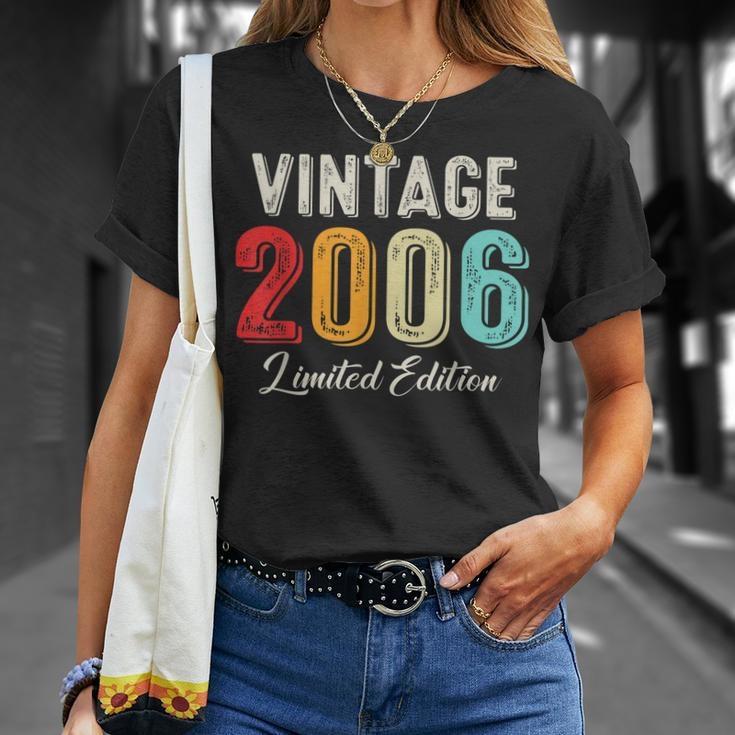 Vintage Born In 2006 Birthday Year Party Wedding Anniversary T-Shirt Gifts for Her