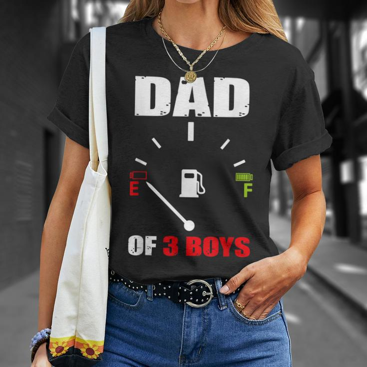 Vintage Dad Dad Of 3 Boys Battery Low Fathers Day T-Shirt Gifts for Her
