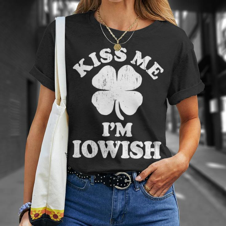 Vintage Kiss Me Im Iowish Shamrock Funny St Patricks Day Unisex T-Shirt Gifts for Her