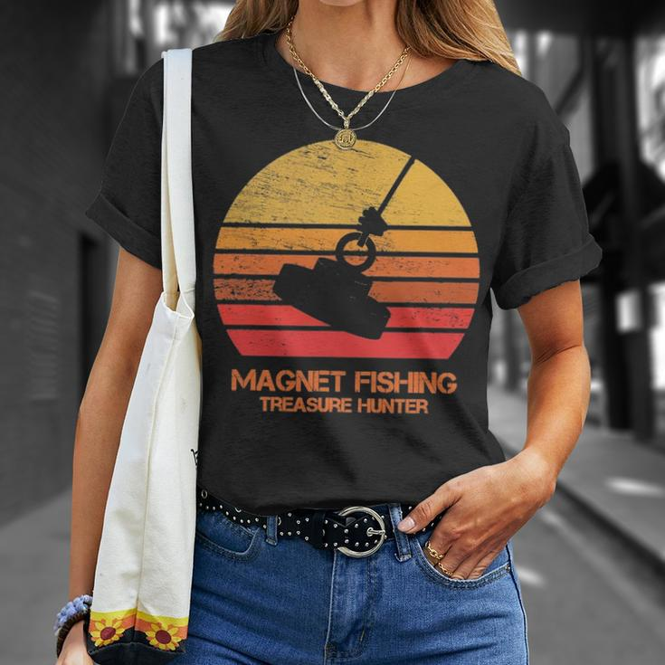 Vintage Retro Sunset Magnet Fishing Unisex T-Shirt Gifts for Her