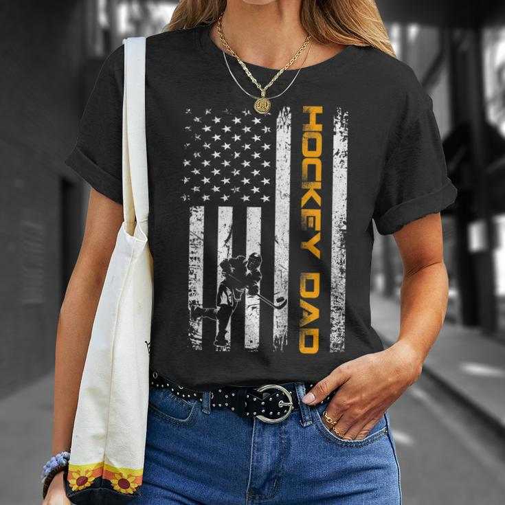Vintage Usa Ice Hockey Dad American Flag Fathers Day Gift Unisex T-Shirt Gifts for Her