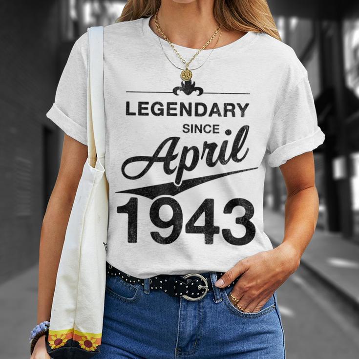 80 Geburtstag 80 Jahre Alt Legendär Seit April 1943 V6 T-Shirt Geschenke für Sie