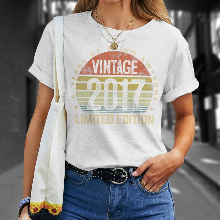 Kids Vintage 2017 Limited Edition 6 Year Old Gifts 6Th Birthday Unisex T-Shirt Gifts for Her