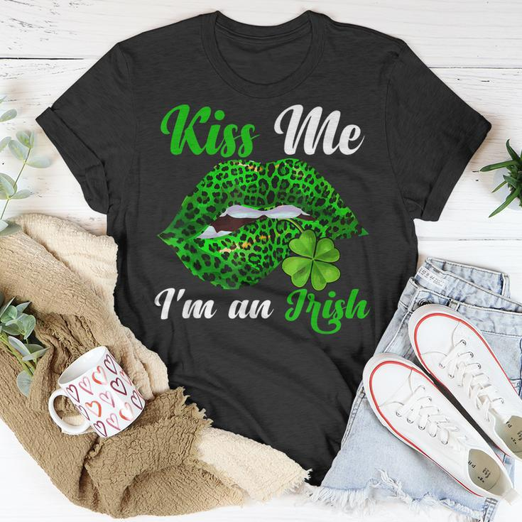 Joke Im An Irish St Patricks Day Lips With Clover T-Shirt Funny Gifts