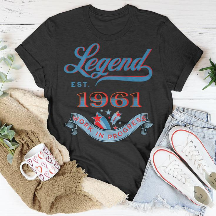 Legend Est 1961 Work In Progress Geburtstag Nur Rückseite T-Shirt Lustige Geschenke