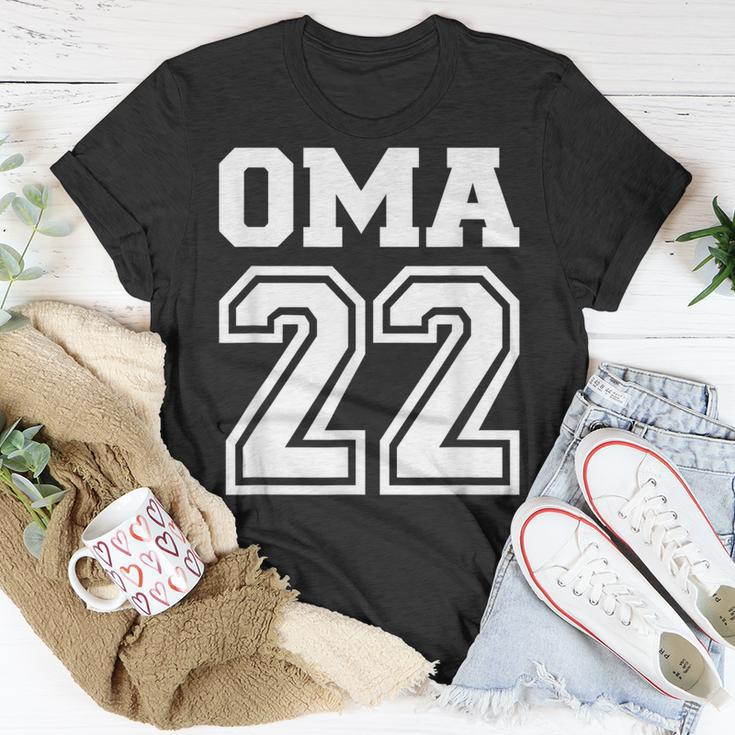 Oma 2022 Schwangerschaft Verkünden V2 T-Shirt Lustige Geschenke