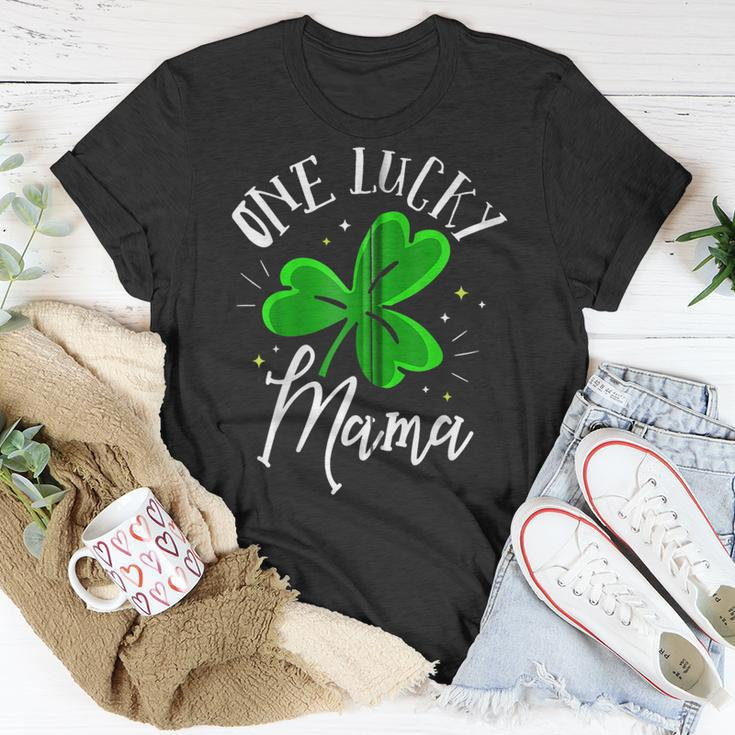 One Lucky Mama St Patricks Day Leaf Clover St Paddys Day T-Shirt Funny Gifts