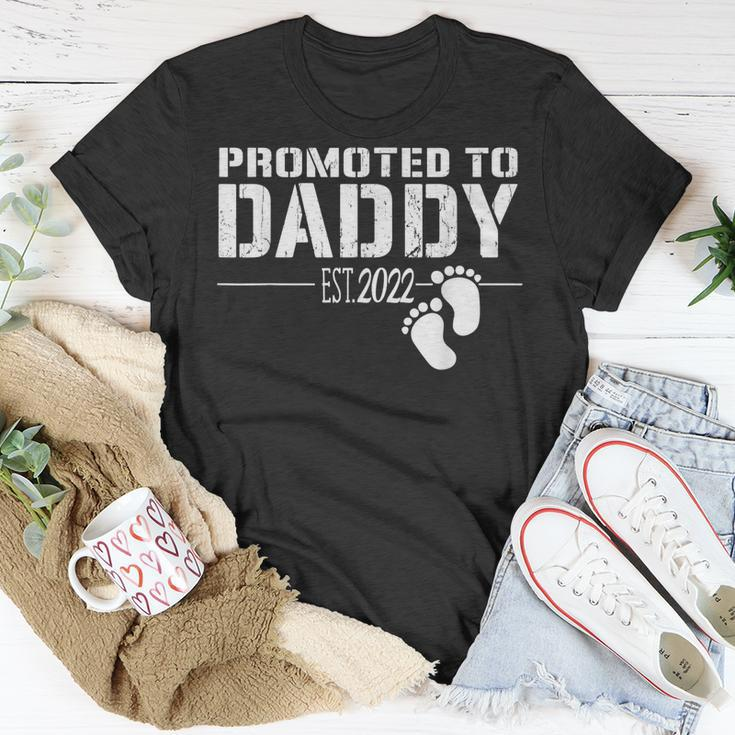 Mens Promoted To Daddy 2022 For New Dad First Time Dad T-Shirt Funny Gifts