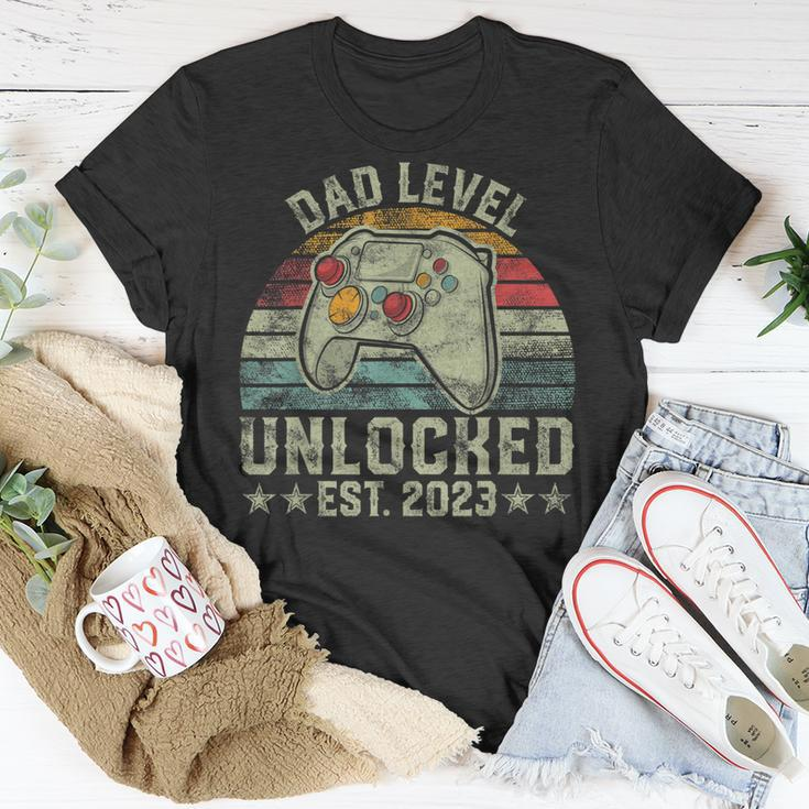 Retro Dad Level Unlocked Est 2023 New Dad T-Shirt Funny Gifts