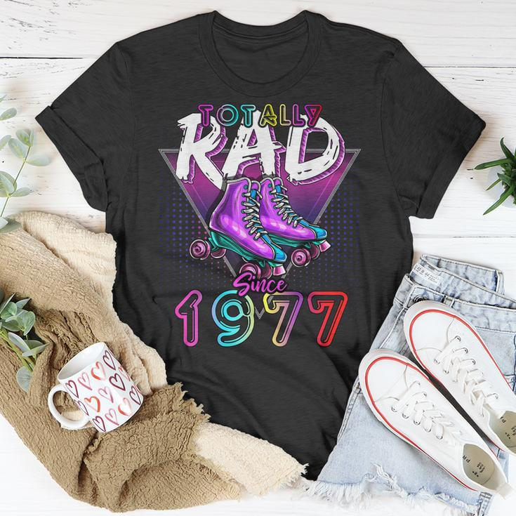 Totally Rad Since 1977 80S 45Th Birthday Roller Skating T-shirt Funny Gifts