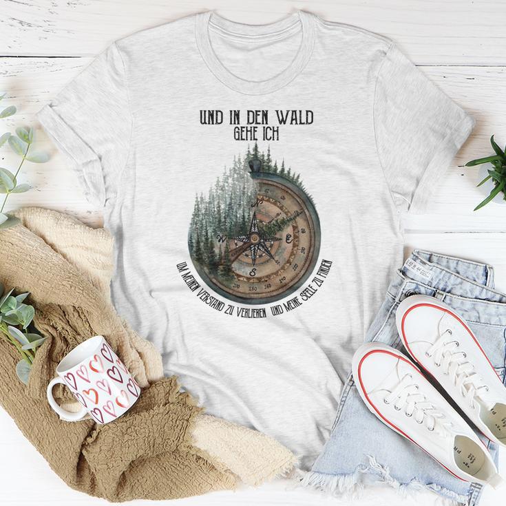 Camping Und In Den Wald Gehe Ich V2 T-Shirt Lustige Geschenke