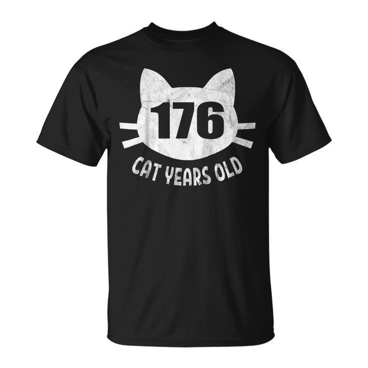 176 Cat Years Old  40Th Birthday Gift For Cat Lovers Unisex T-Shirt