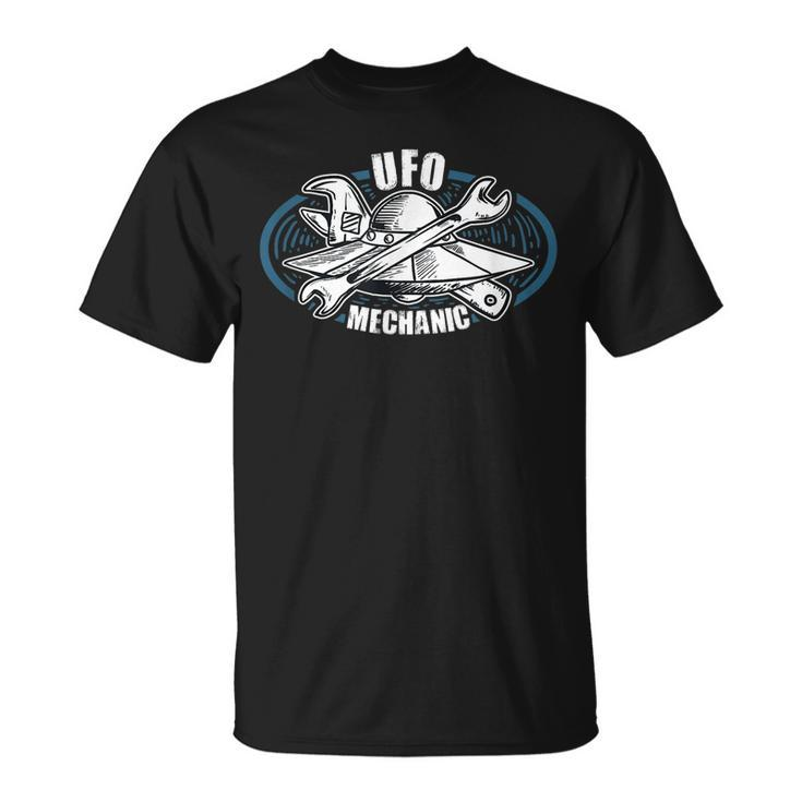 Funny Alien Meme Gift | Ufo Mechanic For Flying Saucers Unisex T-Shirt