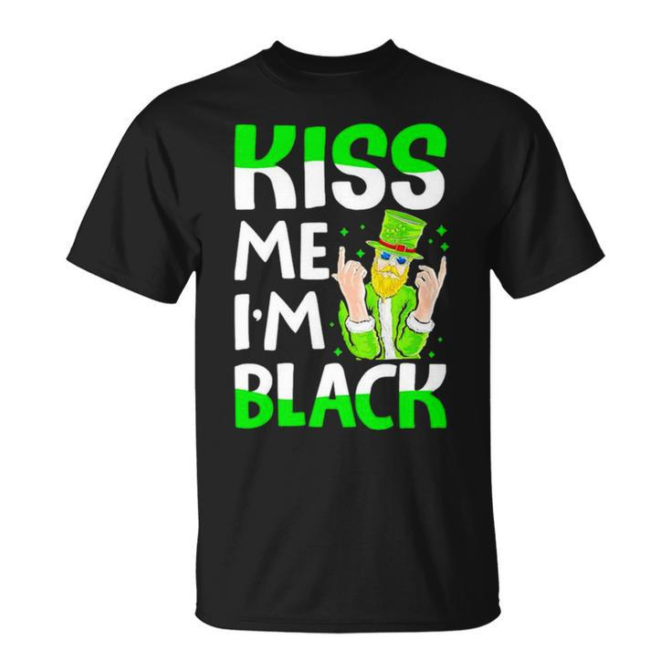 Leprechaun St Patrick’S Day Kiss Me I’M Black Unisex T-Shirt