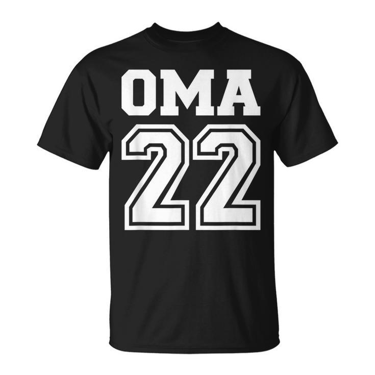 Oma 2022 Schwangerschaft Verkünden V2 T-Shirt