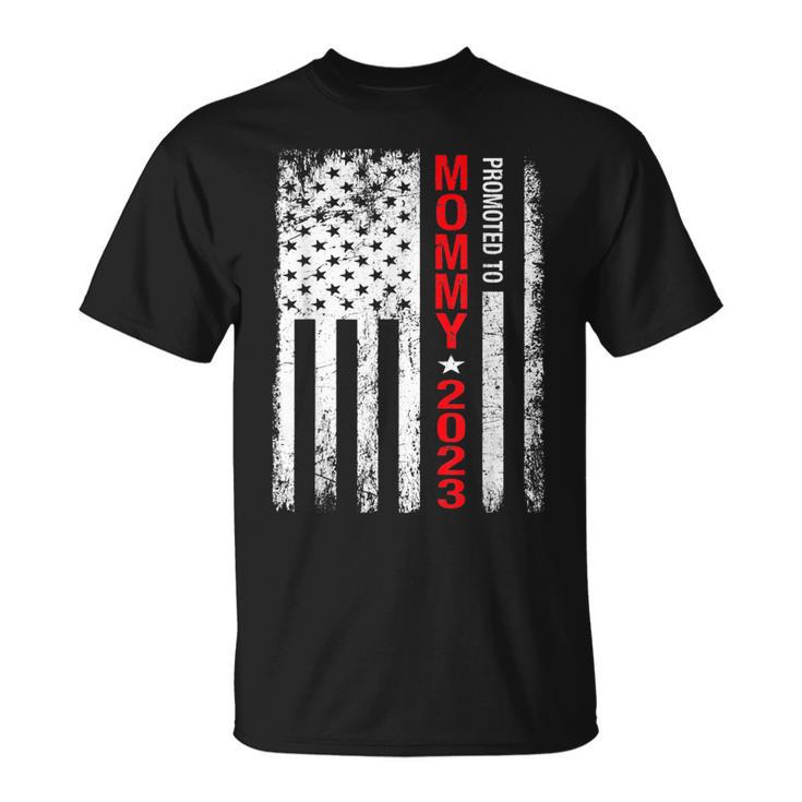 Promoted To Mommy Est 2023 New Mama Us Flag T-Shirt