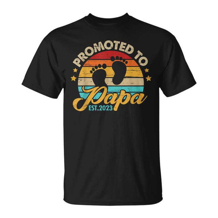 Promoted To Papa 2023 Fathers Day First Time Dad Pregnancy Gift For Mens Unisex T-Shirt
