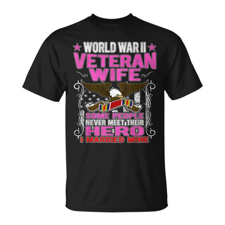 Proud World War 2 Veteran Wife Military Ww2 Veterans Spouse T-shirt